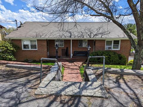2630 Everett St, Bristol, VA 24201 photo 1