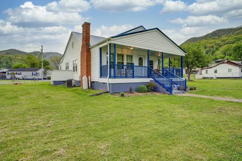 207 Mountain View Drive Hampton Tn 37658, Hampton, TN 37658 photo 1