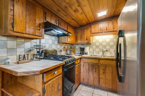625 Swimming Pool Road Hampton Tn 37658, Hampton, TN 37658 photo 15