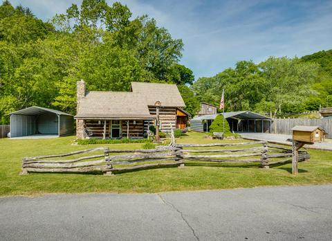 625 Swimming Pool Road Hampton Tn 37658, Hampton, TN 37658 photo 5