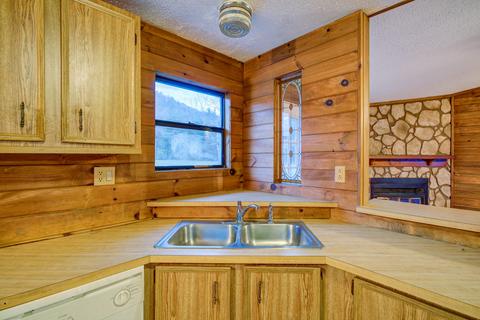 763 First Avenue Hampton Tn 37658, Hampton, TN 37658 photo 11