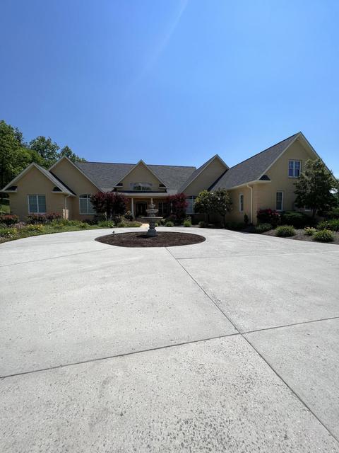 421 Beaver Brook Rd, Ewing, VA 24248 photo 1