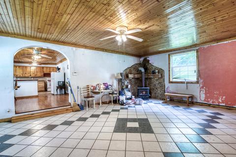 301 Piney Grove Road Hampton Tn 37658, Hampton, TN 37658 photo 2