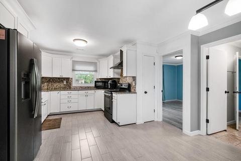 275 Pine Circle Dr Bristol Va 24201, Bristol, VA 24201 photo 2