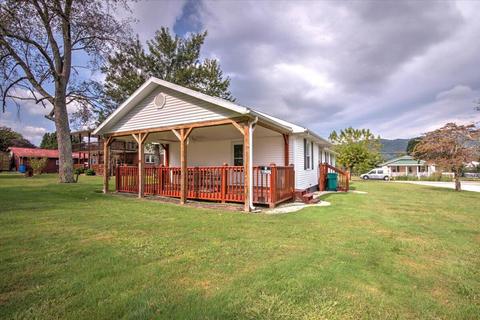 122 Witcher Street Erwin Tn 37650, Erwin, TN 37650 photo 2