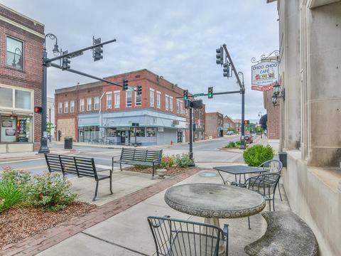 113 South Main Avenue, Erwin, TN 37650 photo 5