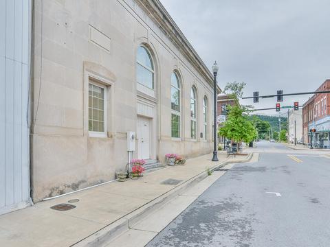 113 South Main Avenue, Erwin, TN 37650 photo 2