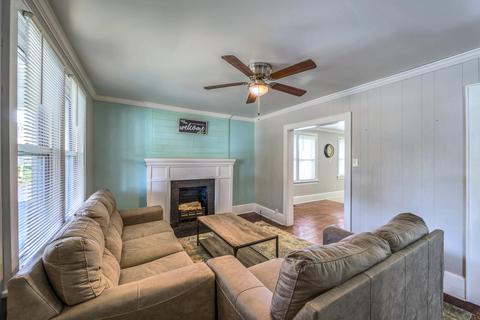 216 E Cedar Street Bristol Tn 37620, Bristol, TN 37620 photo 3