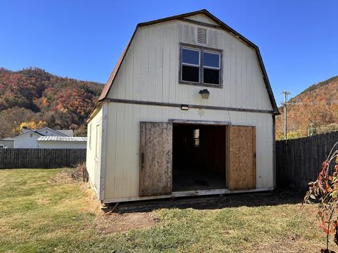 110 Second Avenue Hampton Tn 37658, Hampton, TN 37658 photo 32