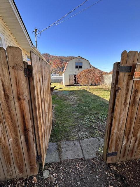 110 Second Avenue Hampton Tn 37658, Hampton, TN 37658 photo 6