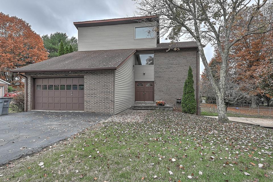 510 Trammell Rd, Bristol, TN 37620 52 Photos MLS 9945278 Movoto