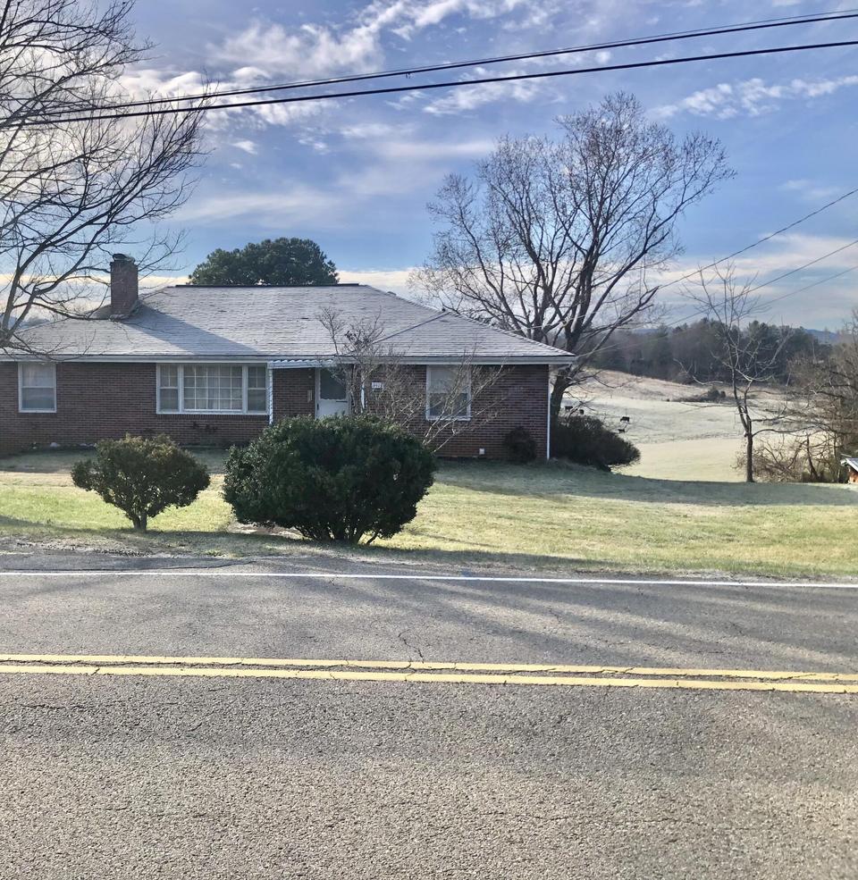 3413 W Walnut St, Johnson City, TN 37604 11 Photos MLS 9946674 Movoto