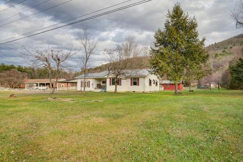 767 First Avenue Hampton Tn 37658, Hampton, TN 37658 photo 2