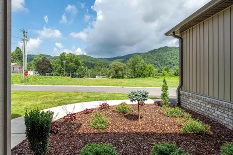 100 Ervin Loop Erwin Tn 37650, Erwin, TN 37650 photo 9