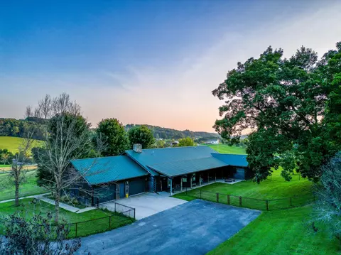 16675 Kingsport Highway Fall Branch Tn 37656, Fall Branch, TN 37656
