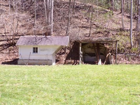194 Jack Mckinney Road Hampton Tn 37658, Hampton, TN 37658 photo 12