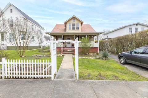 504 E Myrtle Ave, Johnson City, TN 37601 photo 1
