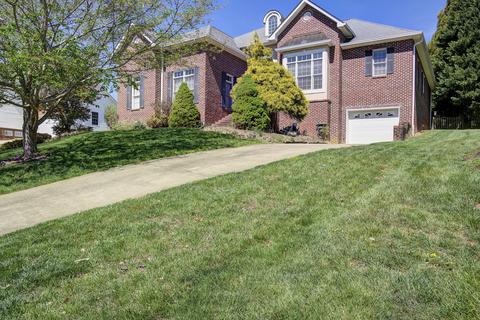 414 Emerald Chase Circle, Johnson City, TN 37615