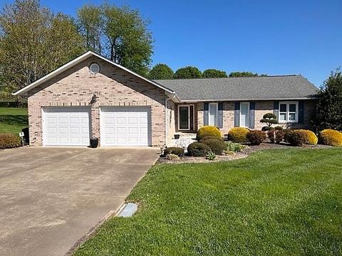 121 Country Oaks Drive, Bristol, TN 37620