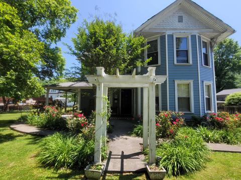 12 Wyandotte Avenue Big Stone Gap Va 24219, Big Stone Gap, VA 24219