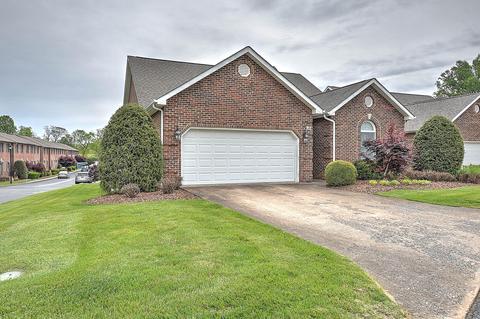 21 Oak Leaf Ct Court 21 Johnson City Tn 37601, Johnson City, TN 37601