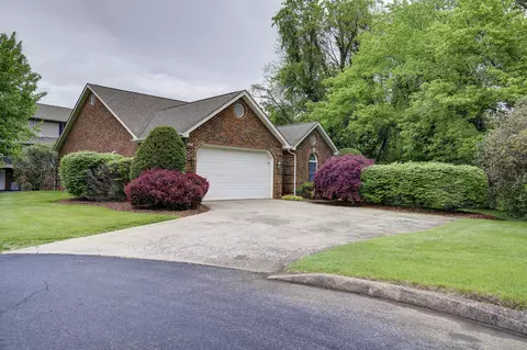 14 Oak Leaf Court 14 Johnson City Tn 37601, Johnson City, TN 37601