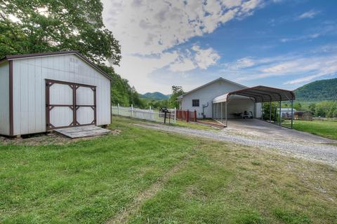 135 Earnest Elliott Road Erwin Tn 37650, Erwin, TN 37650 photo 35