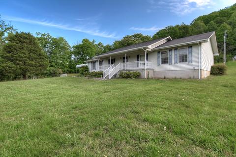 135 Earnest Elliott Road Erwin Tn 37650, Erwin, TN 37650