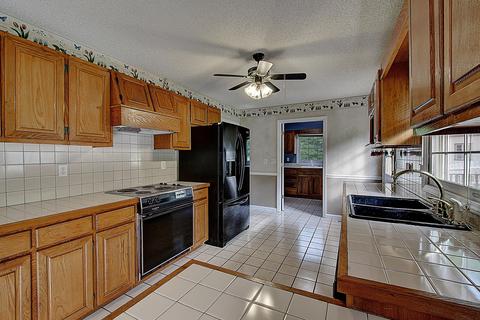 135 Earnest Elliott Road Erwin Tn 37650, Erwin, TN 37650 photo 17