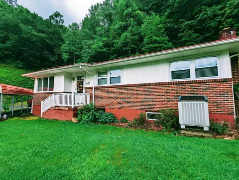1032 Old Wagon Road Vansant Va 24656, Vansant, VA 24656 photo 3