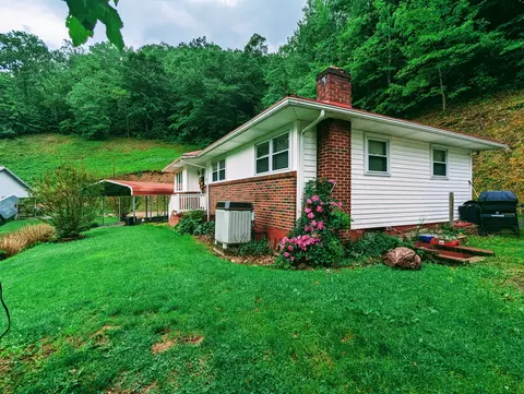 1032 Old Wagon Road Vansant Va 24656, Vansant, VA 24656 photo 5