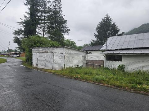 209 Spring Street Hampton Tn 37658, Hampton, TN 37658 photo 2