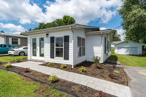 2227 E Fairview Avenue Johnson City Tn 37601, Johnson City, TN 37601 photo 3