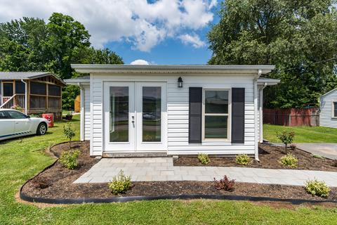 2227 E Fairview Avenue Johnson City Tn 37601, Johnson City, TN 37601 photo 2