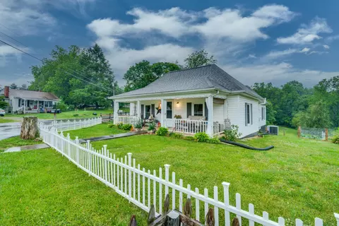 254 Jonesboro Drive Bluff City Tn 37618, Bluff City, TN 37618