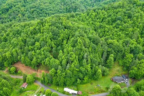 812 Browns Branch Road Hampton Tn 37658, Hampton, TN 37658 photo 11