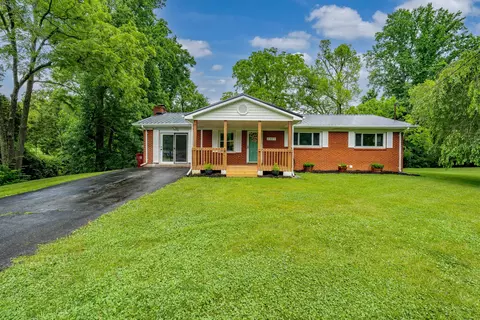 2327 E Brook Lane Johnson City Tn 37601, Johnson City, TN 37601