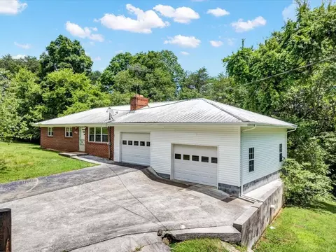 998 Burchfield Road Dandridge Tn 37725, Dandridge, TN 37725
