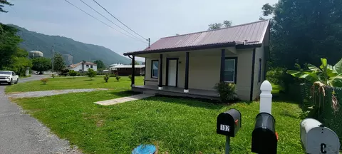 172 Spring Street Hampton Tn 37658, Hampton, TN 37658
