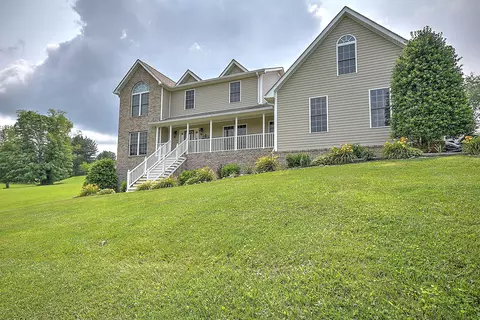 2074 King College Road, Bristol, TN 37620