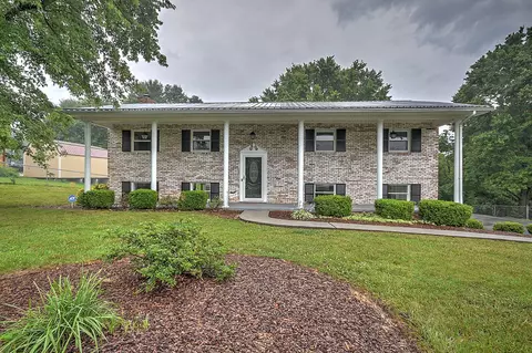 704 Redwood Drive Mount Carmel Tn 37645, Mount Carmel, TN 37645