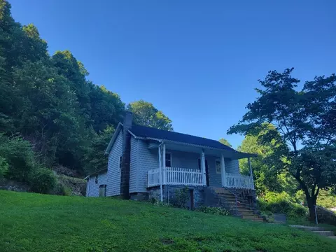 206 5th Street, Appalachia, VA 24216