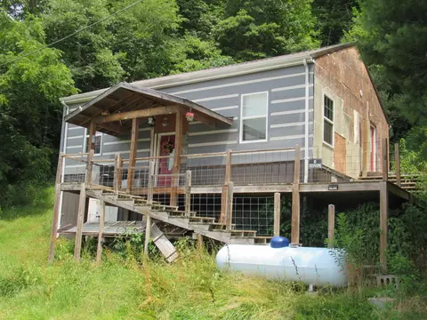 104 Ridge Avenue, Appalachia, VA 24216