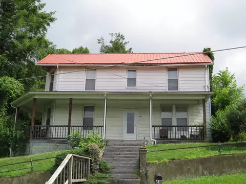 617 North Saint Northeast, Coeburn, VA 24230