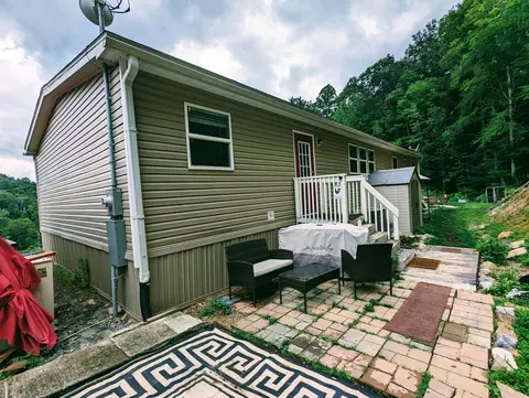 2570 Backbone Ridge, Haysi, VA 24256