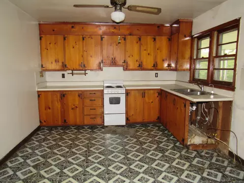 1300 Edgewood Street Johnson City Tn 37604, Johnson City, TN 37604 photo 2