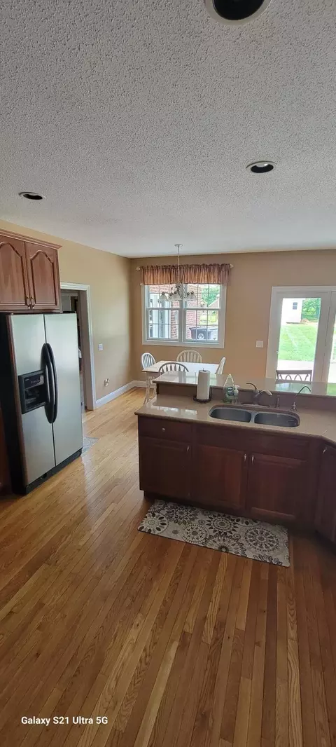 Living - 6822 Sandpiper Rd Road Wise Va 24293, Wise, VA 24293 photo 8 of 10