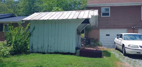 112 Lyons Road Hampton Tn 37658, Hampton, TN 37658 photo 3