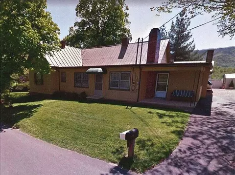 1301 College Heights Road Johnson City Tn 37604, Johnson City, TN 37604