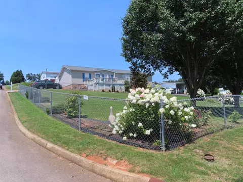 100 Reedy Creek Road Bristol Tn 37620, Bristol, TN 37620